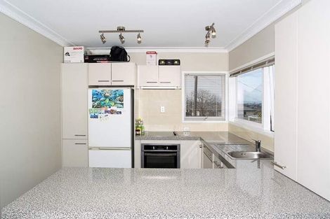 Photo of property in 73a Target Road, Totara Vale, Auckland, 0629