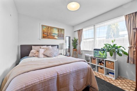 Photo of property in 150 Grimseys Road, Redwood, Christchurch, 8051