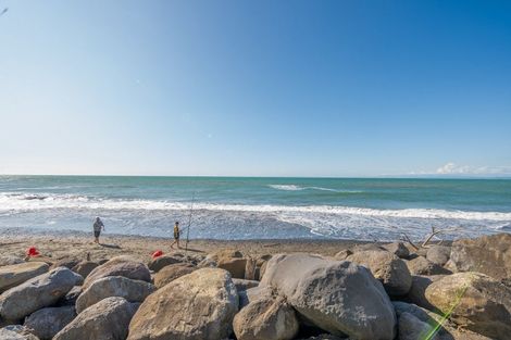 Photo of property in 121 Eighth Avenue, Urenui, 4377