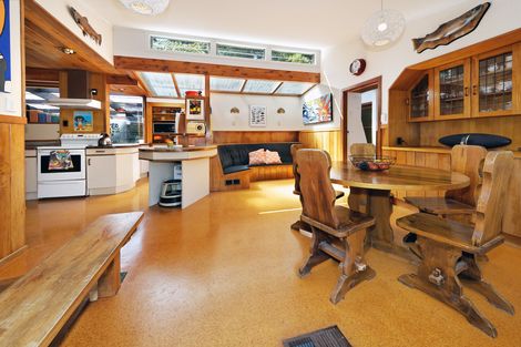 Photo of property in 12 Taraire Road, Titirangi, Auckland, 0604