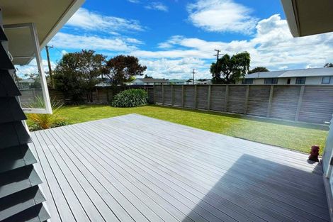 Photo of property in 2 Tararua Terrace, Cloverlea, Palmerston North, 4412