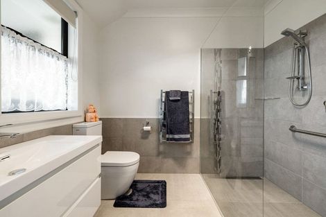 Photo of property in 2 Kotare Grove, Cambridge, 3434