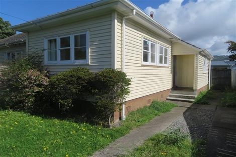 Photo of property in 64 Oxford Terrace, Epuni, Lower Hutt, 5011