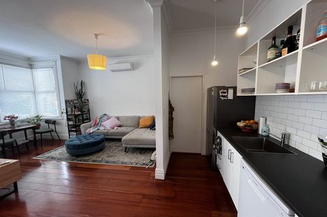 Photo of property in 69 Rolleston Street, Mount Cook, Wellington, 6021