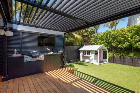 Photo of property in 74 West End Road, Westmere, Auckland, 1022