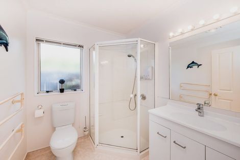 Photo of property in 28 Beach Haven Place, Paraparaumu Beach, Paraparaumu, 5032