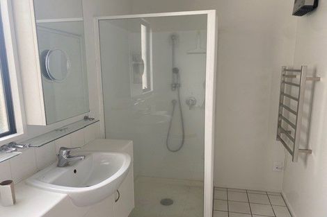 Photo of property in 32 Oakford Close, Riccarton, Christchurch, 8011