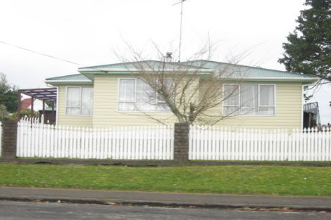 Photo of property in 7 Old South Road, Okato, 4335