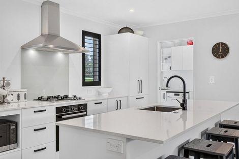 Photo of property in 4 Pinedale Crescent, Riversdale Beach, Masterton, 5872