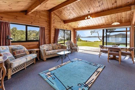 Photo of property in 121 Ohawini Road, Oakura, Hikurangi, 0184