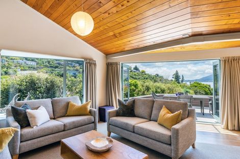 Photo of property in 7 Te Urunga Place, Acacia Bay, Taupo, 3330