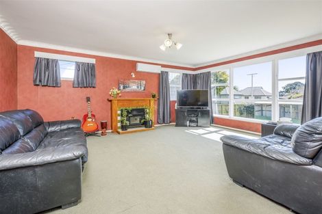 Photo of property in 35 Youngs Road, Papakura, 2110