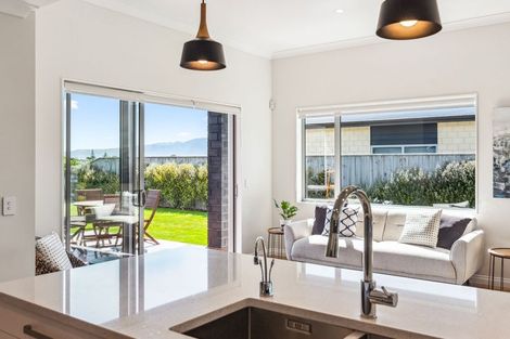 Photo of property in 11 Taranui Way, Paraparaumu Beach, Paraparaumu, 5032