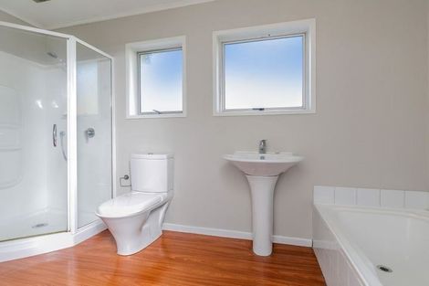 Photo of property in 9 Blacks Road, Greenhithe, Auckland, 0632