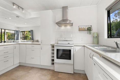 Photo of property in 81 Santiago Crescent, Unsworth Heights, Auckland, 0632