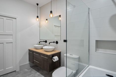 Photo of property in 44 Coopers Road, Dallington, Christchurch, 8061