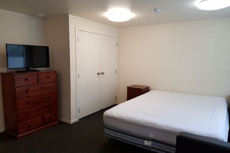 Photo of property in 8d Schnapper Rock Road, Schnapper Rock, Auckland, 0632