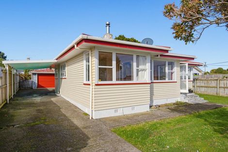 Photo of property in 14 Dittmer Street, Otaki, 5512