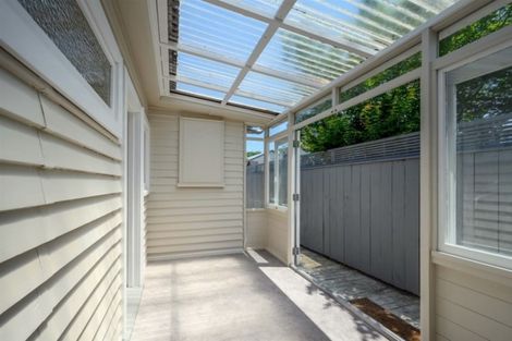 Photo of property in 2/20 Donovan Avenue, Massey, Auckland, 0614