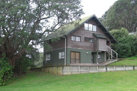 Photo of property in 132 Oratia Place, Onemana, Whangamata, 3691