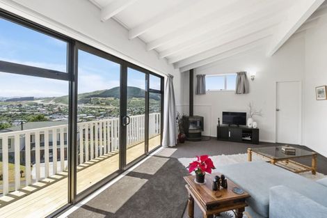 Photo of property in 5 Saint Aidans Way, Tawa, Wellington, 5028