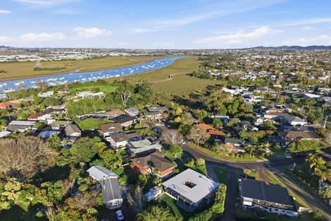 Photo of property in 16 Highlight Parade, Te Atatu South, Auckland, 0610