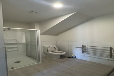 Photo of property in 21 Wharetana Crescent, New Lynn, Auckland, 0600