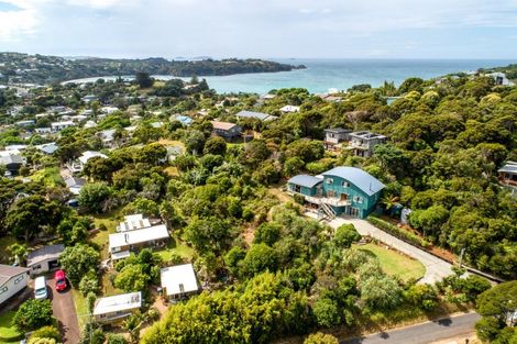 Photo of property in 12 Makora Avenue, Oneroa, Waiheke Island, 1081