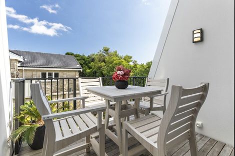 Photo of property in 8/17 Victoria Road, Mount Maunganui, 3116
