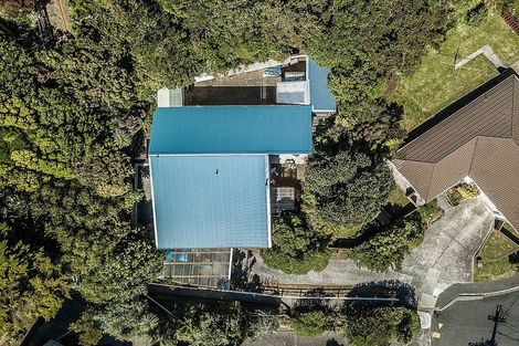 Photo of property in 33 Omega Street, Newlands, Wellington, 6037