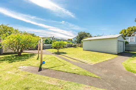 Photo of property in 5 Mosston Road, Castlecliff, Whanganui, 4501