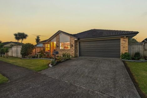 Photo of property in 24 Stellata Court, Randwick Park, Auckland, 2105