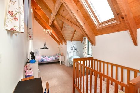 Photo of property in 2 Pineview Lane, Helensville, 0875