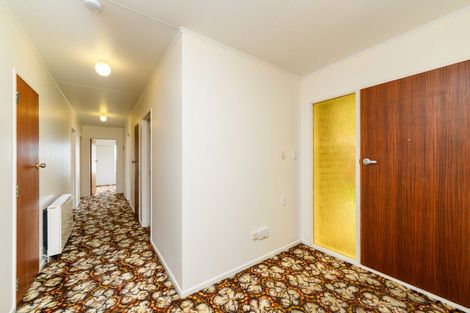 Photo of property in 16 Cecil Place, Cloverlea, Palmerston North, 4412