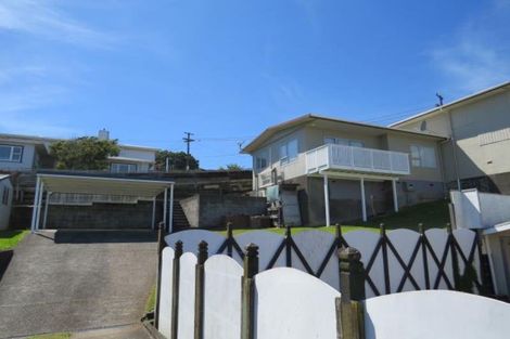 Photo of property in 39a Simons Street, Moturoa, New Plymouth, 4310
