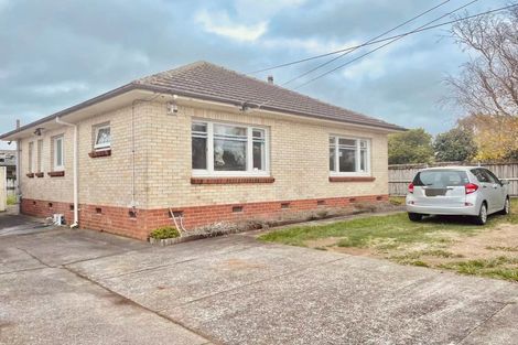 Photo of property in 48 Clevedon Road, Papakura, 2110
