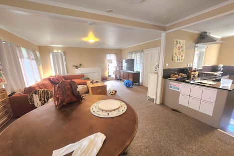 Photo of property in 27 Glenfern Road, Mellons Bay, Auckland, 2014