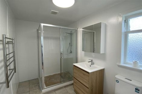 Photo of property in 50 Awaroa Road, Sunnyvale, Auckland, 0612