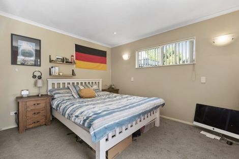 Photo of property in 3 Theban Place, Totara Vale, Auckland, 0629