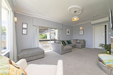 Photo of property in 10 Murray Road, Te Atatu Peninsula, Auckland, 0610