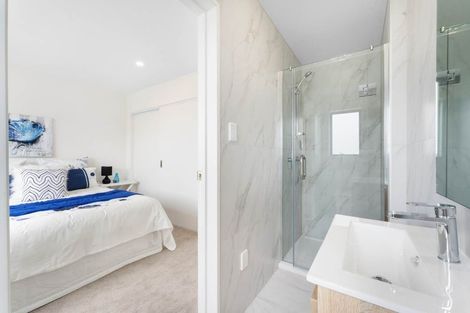 Photo of property in 45b Crestview Rise, Papakura, 2110