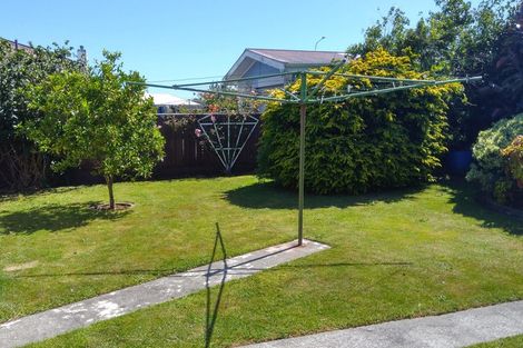 Photo of property in 9 Riversdale Drive, Merrilands, New Plymouth, 4312