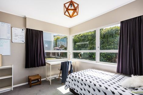 Photo of property in 75 Larsen Crescent, Tawa, Wellington, 5028