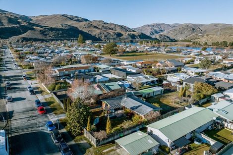 Photo of property in 64 Molyneux Avenue, Cromwell, 9310