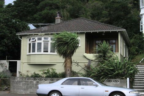 Photo of property in 166 Derwent Street, Island Bay, Wellington, 6023