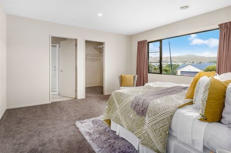 Photo of property in 7 Kaweka Close, Aotea, Porirua, 5024