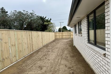 Photo of property in 24 Pahiki Crescent, Levin, 5510