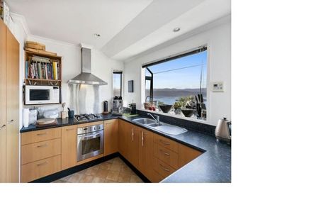 Photo of property in 4 Forbes Lane, Newlands, Wellington, 6037