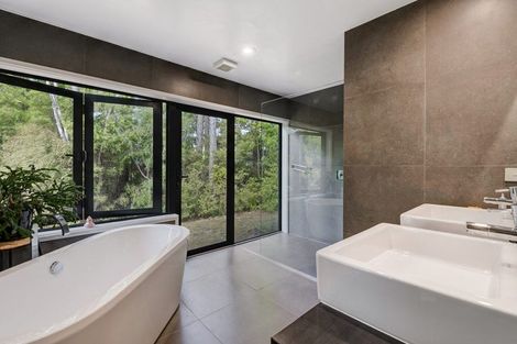 Photo of property in 102 West Road, Kaukapakapa, 0873