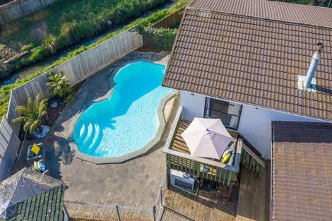 Photo of property in 92 Eatwell Avenue, Paraparaumu Beach, Paraparaumu, 5032